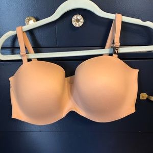 V.S. Nude strapless convertible bra